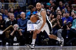 Shams：麦克劳林同意以1年300万美元的合同重回马刺