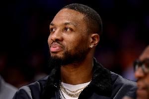 队媒：开拓者的问题不在阵容而在时间 只能等利拉德康复才有希望