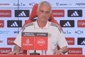 穆帅反问记者：很想知道我赚多少？你赚多少？不愿说也别问我的