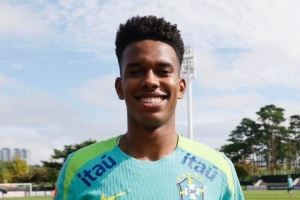 梅开二度！埃斯特旺当选对阵韩国一役巴西队内最佳球员